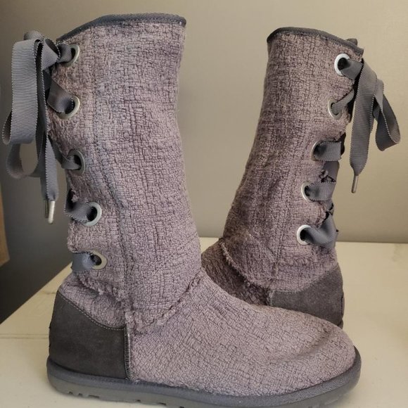 UGG Shoes - UGG Heirloom Lace Up Boots Women's US Size 8.